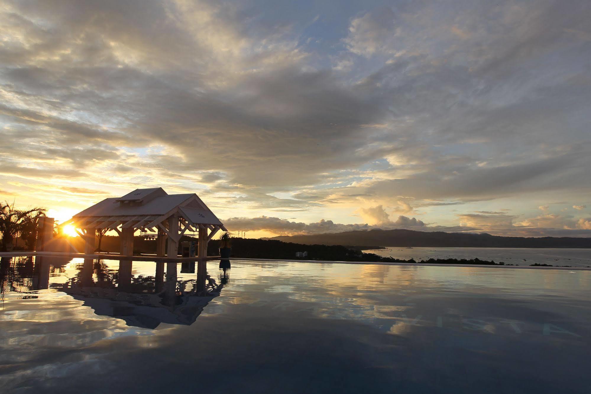 Boracay Grand Vista Resort & Spa Yapak Bagian luar foto